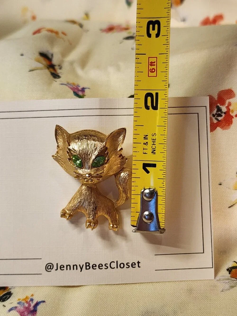 VINTAGE Gold-Tone Cat Brooch With Distinctive Green Rhinestone Eyes